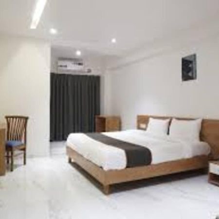 L P Regency, Pune Eksteriør billede