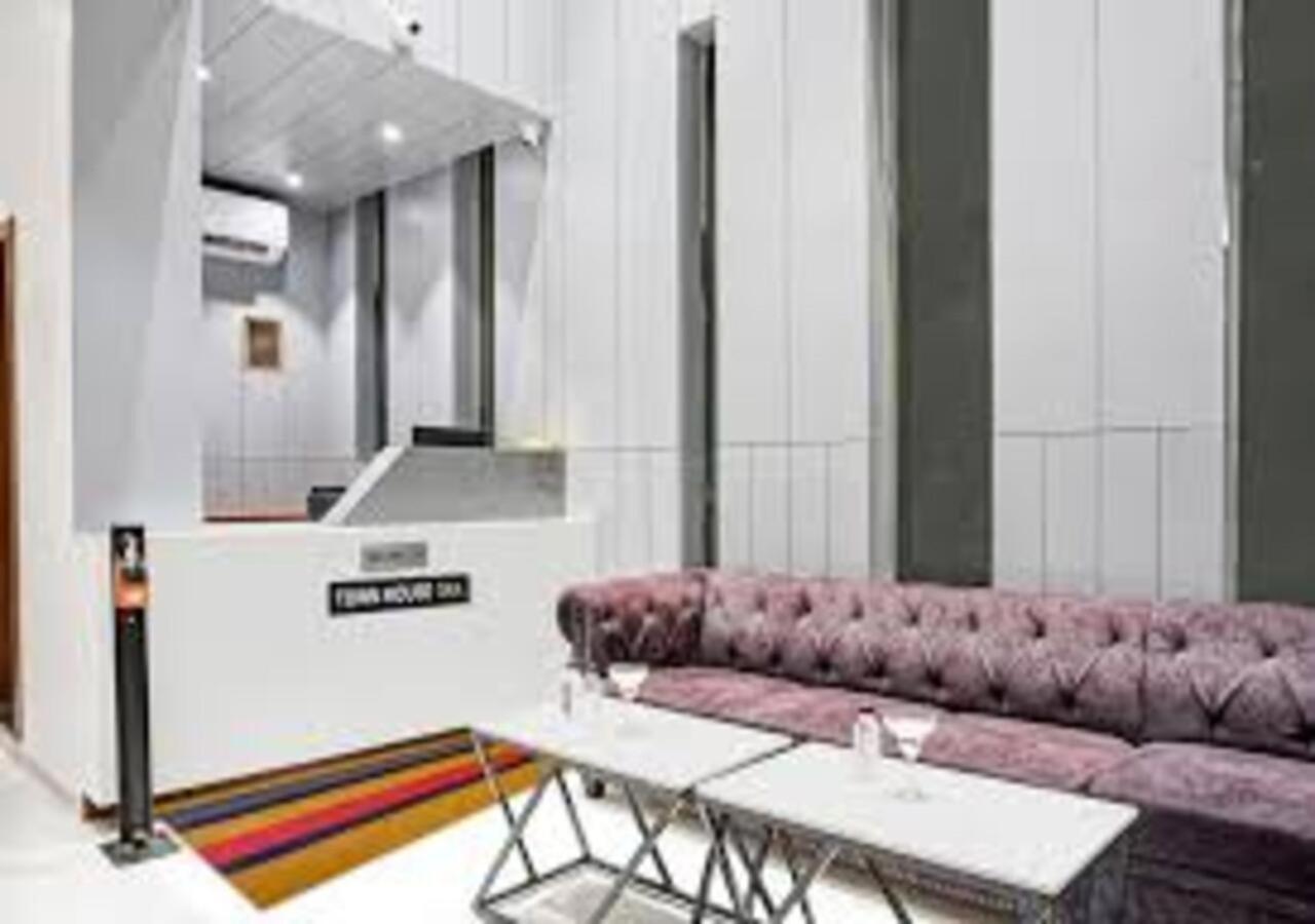 L P Regency, Pune Eksteriør billede