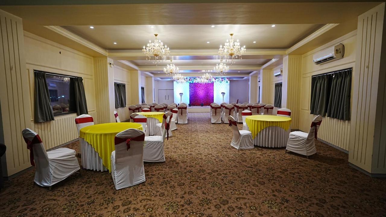 L P Regency, Pune Eksteriør billede