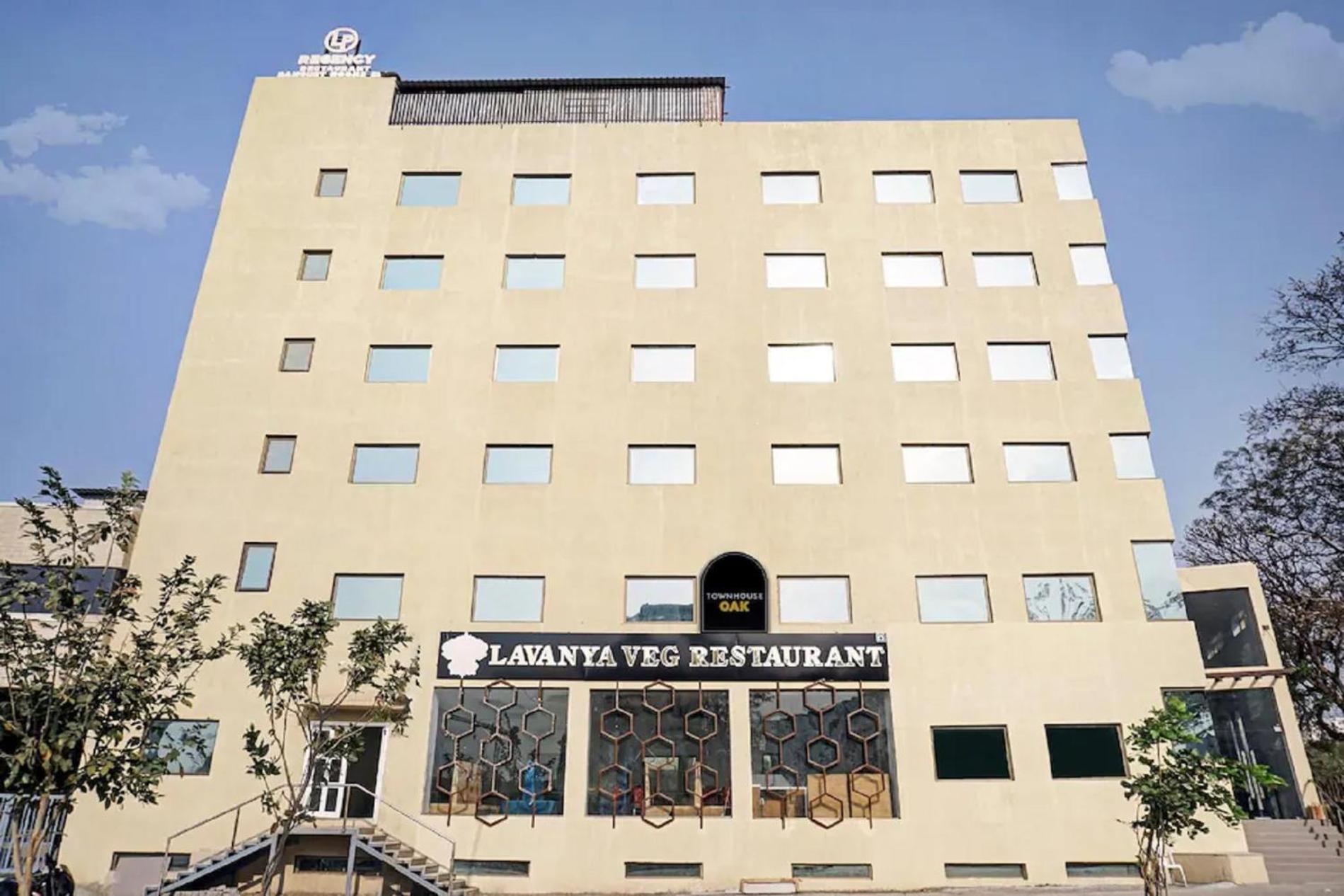 L P Regency, Pune Eksteriør billede