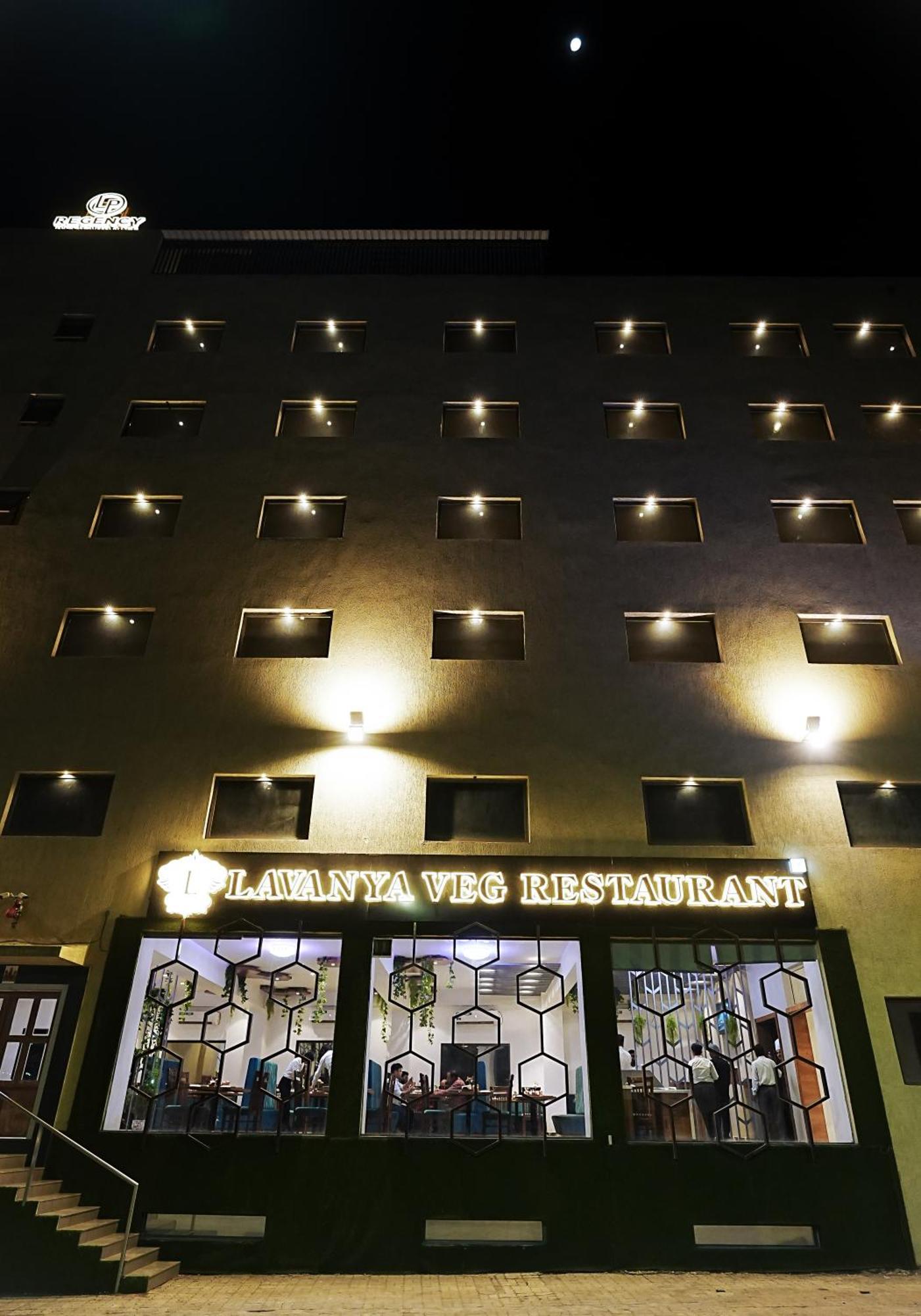 L P Regency, Pune Eksteriør billede